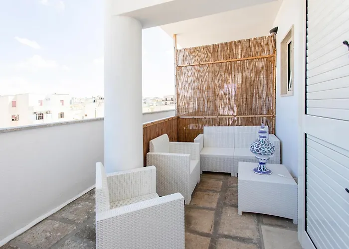 Center House Bed & Breakfast 3*