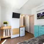 Center House Bed & Breakfast
