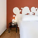 Bed & Breakfast Center House 3*