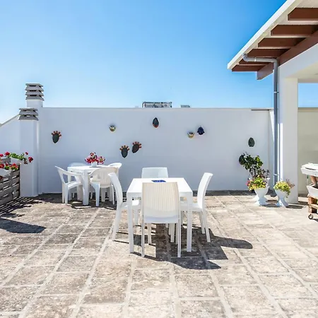 Center House Bed & Breakfast 3*